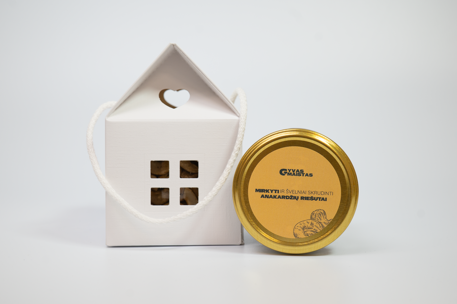 Šventinis anakardžių namelis